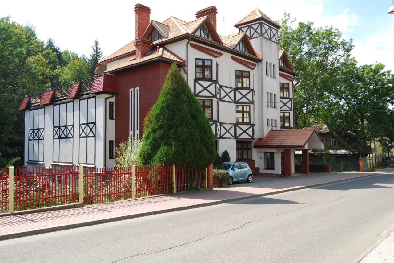 Familijny Osrodek Wypoczynkowo - Rehabilitacyjny Krynica Zdroj Hotel Exterior photo