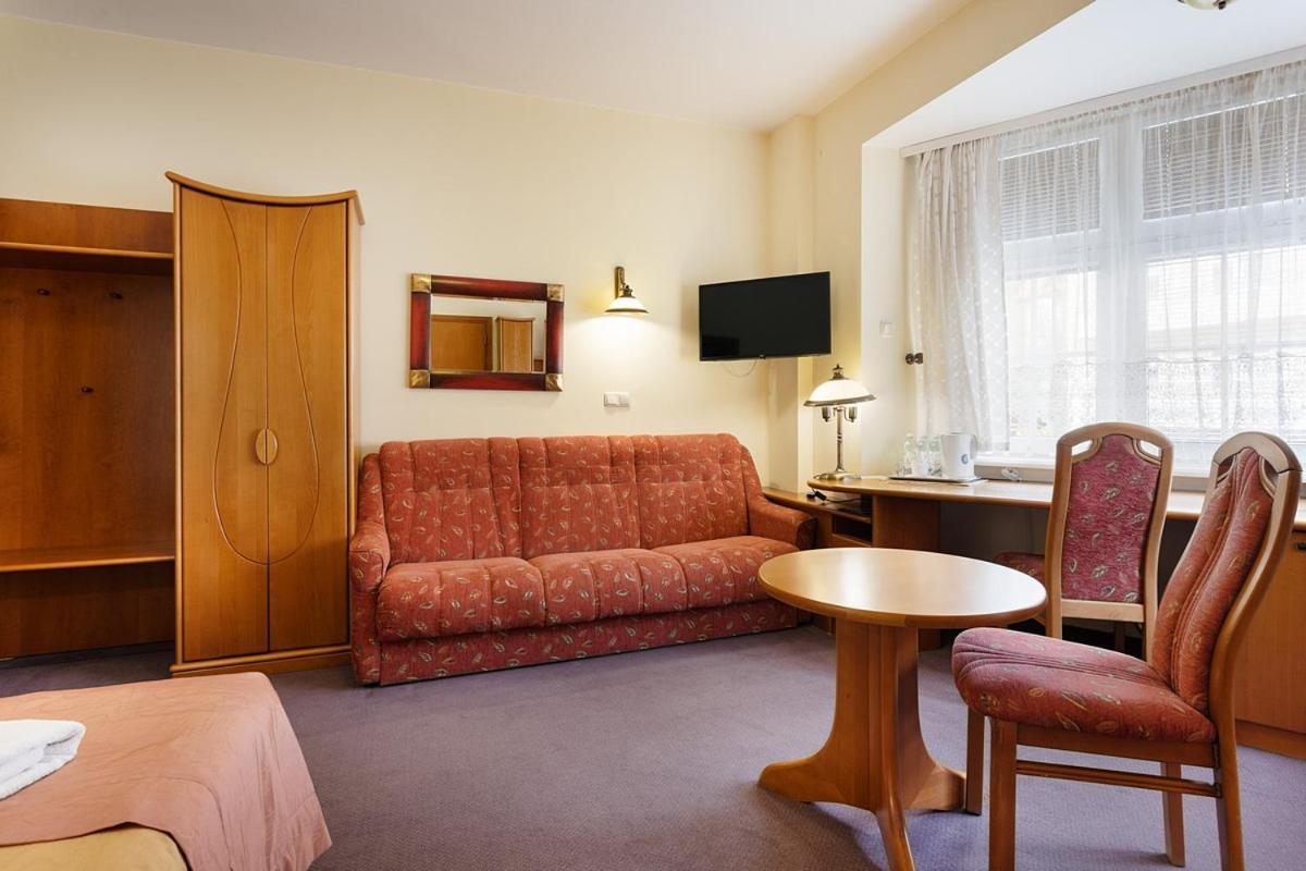 Familijny Osrodek Wypoczynkowo - Rehabilitacyjny Krynica Zdroj Hotel Exterior photo
